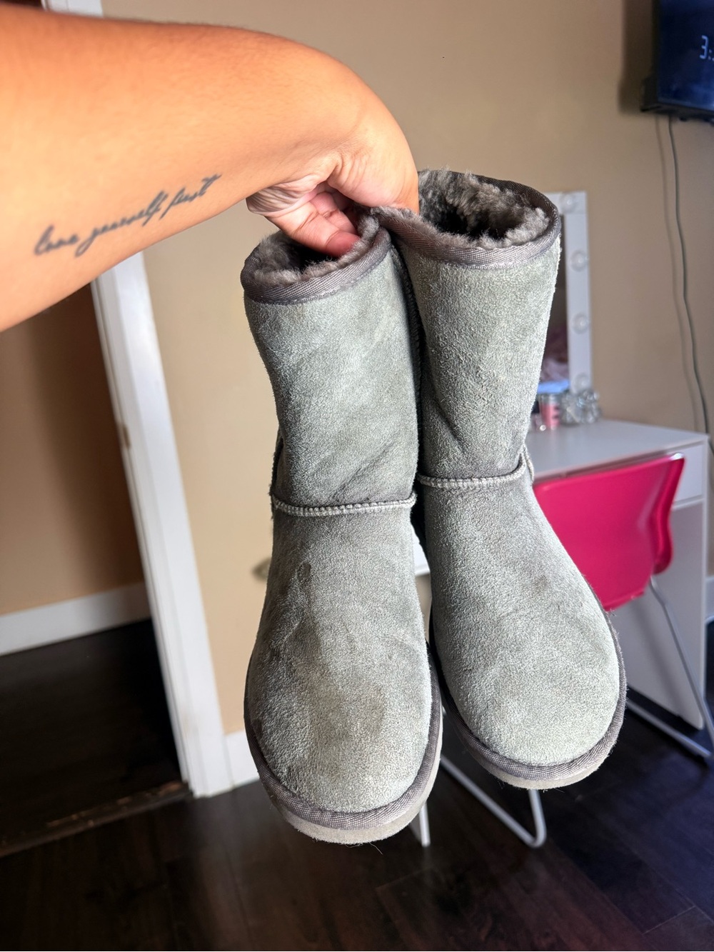 🤍 UGG Australia Classic‎ Short II Boots – Grey Sheepskin - Picture 3 of 16